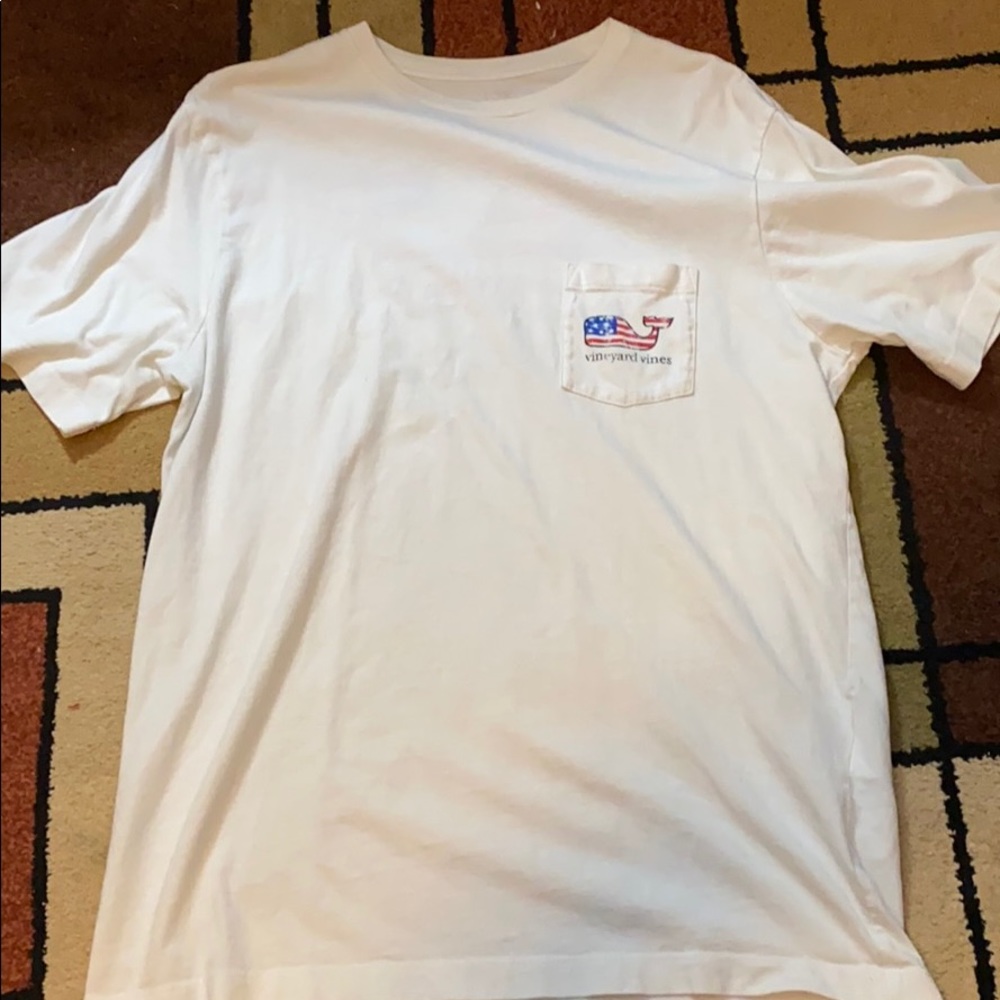 Vineyard Vines men’s t-shirt